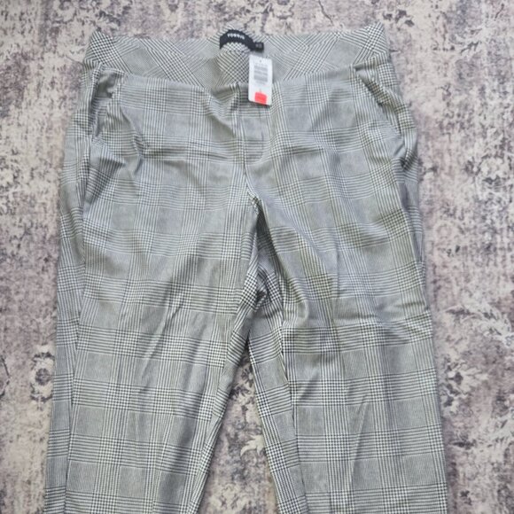 Torrid Pull on Pants - Picture 1 of 3